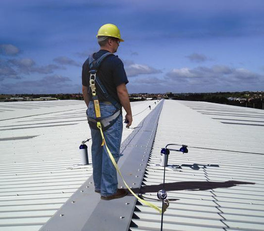 Working at Height on a Commercial or Industrial Roof: How to Properly Protect Workers?